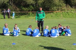 九游体育登录入口-国足比赛失误前战术布置追踪分析，国足总结失败 低估对手