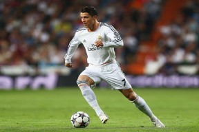 九游体育app-紧张比赛中球队实力对决，角逐激烈，紧张激烈的比赛开始了,选手们歇后语