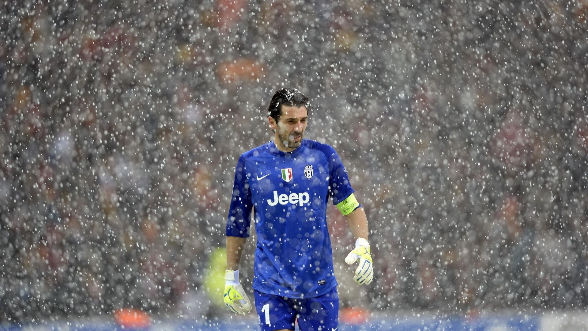 法兰克福客场逆转失败，德甲争冠形势严峻，德甲法兰克福队服