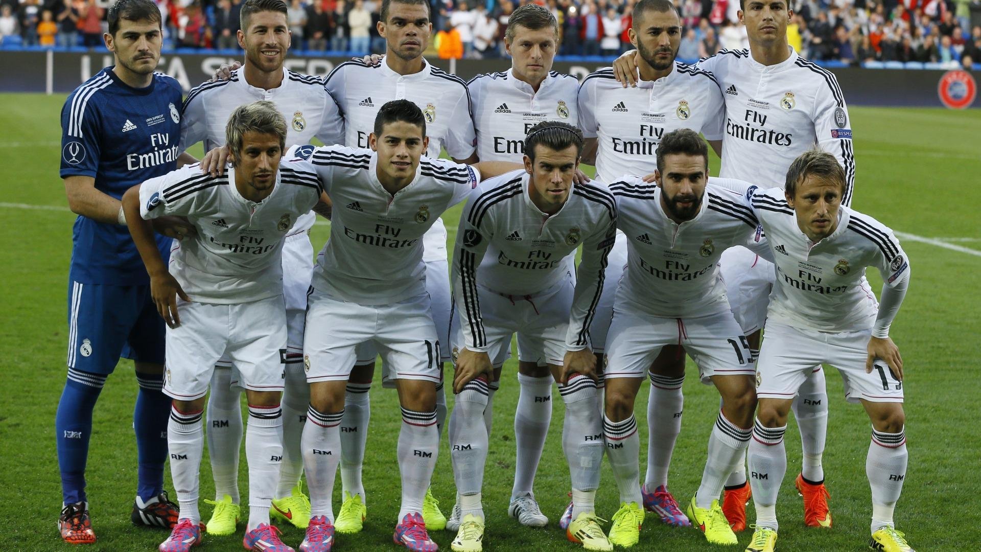 队伍们如何通过团结合作在足球比赛中获胜？，团队配合足球